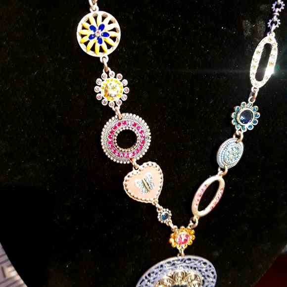 Necklace - Picture 4 of 4